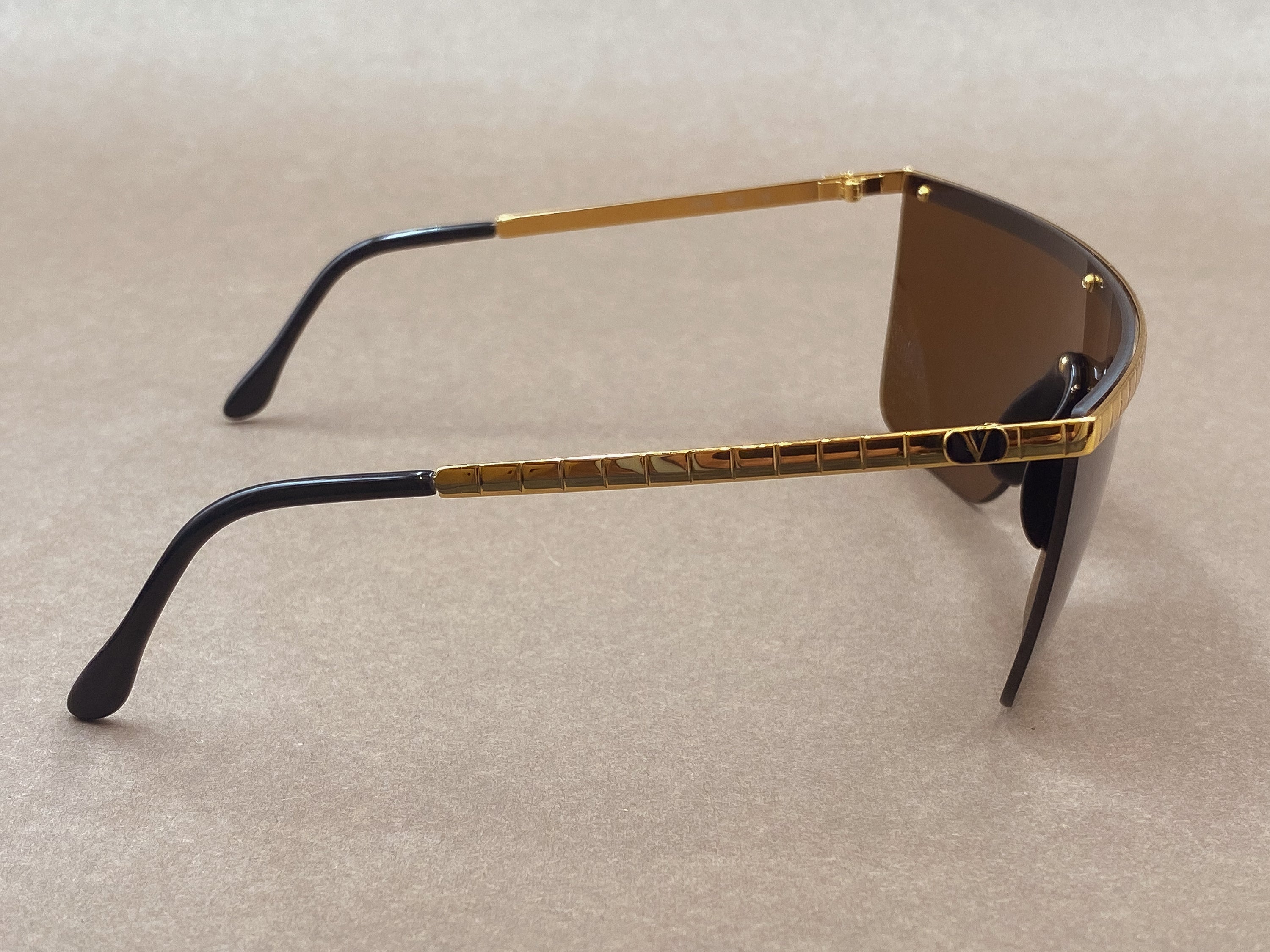 Valentino V598 80s vintage shield sunglasses