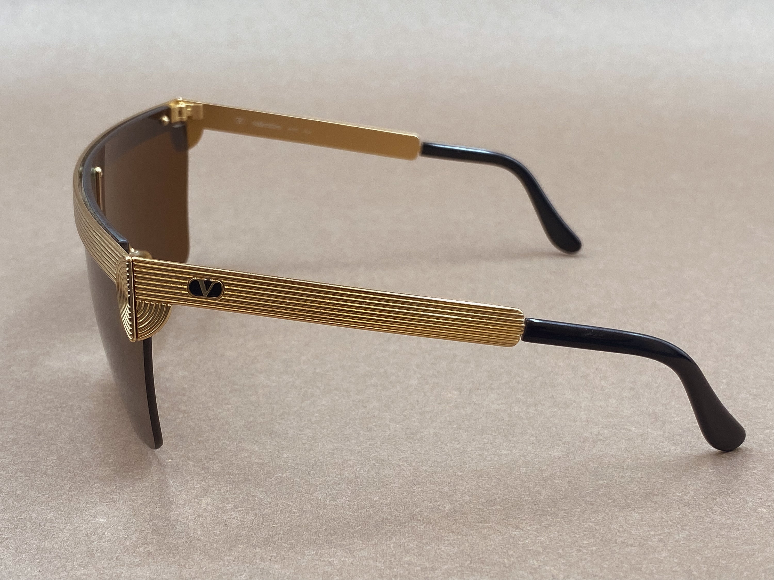 Valentino V614 vintage 80s shield sunglasses